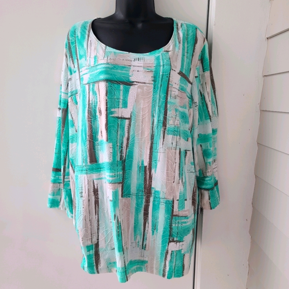 3/4 Sleeve White and Aqua Tunic Top